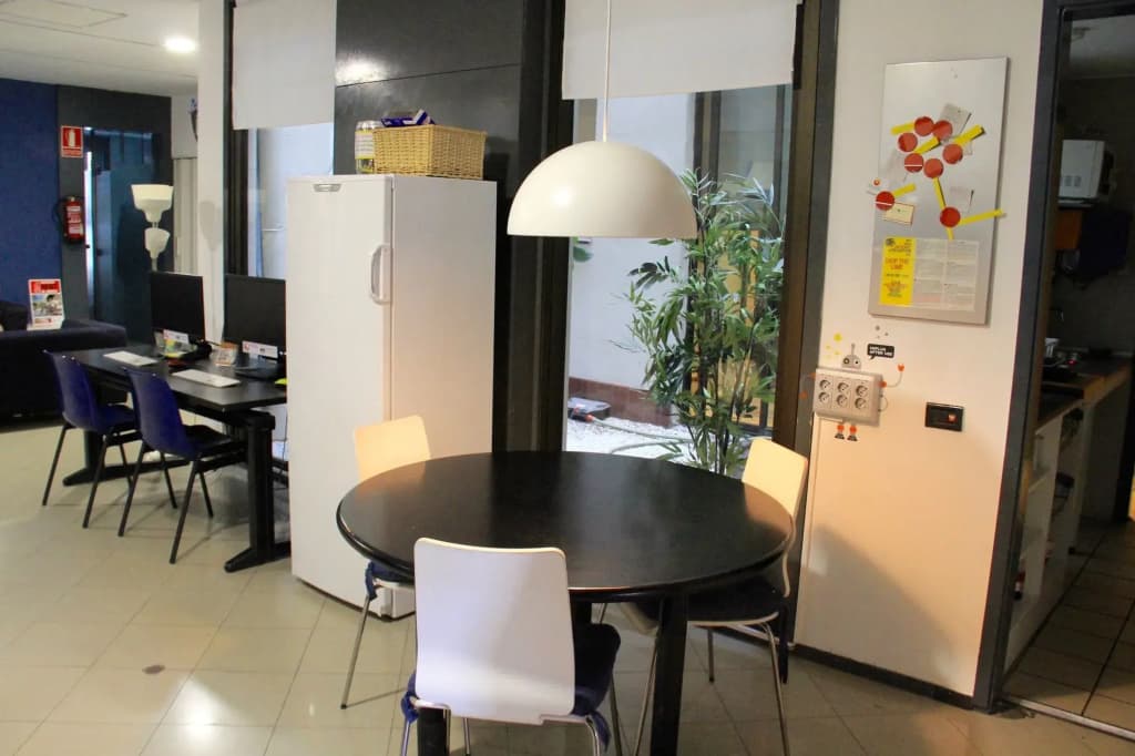 Alternative Creative Youth Hostel Barcelona - photo 6