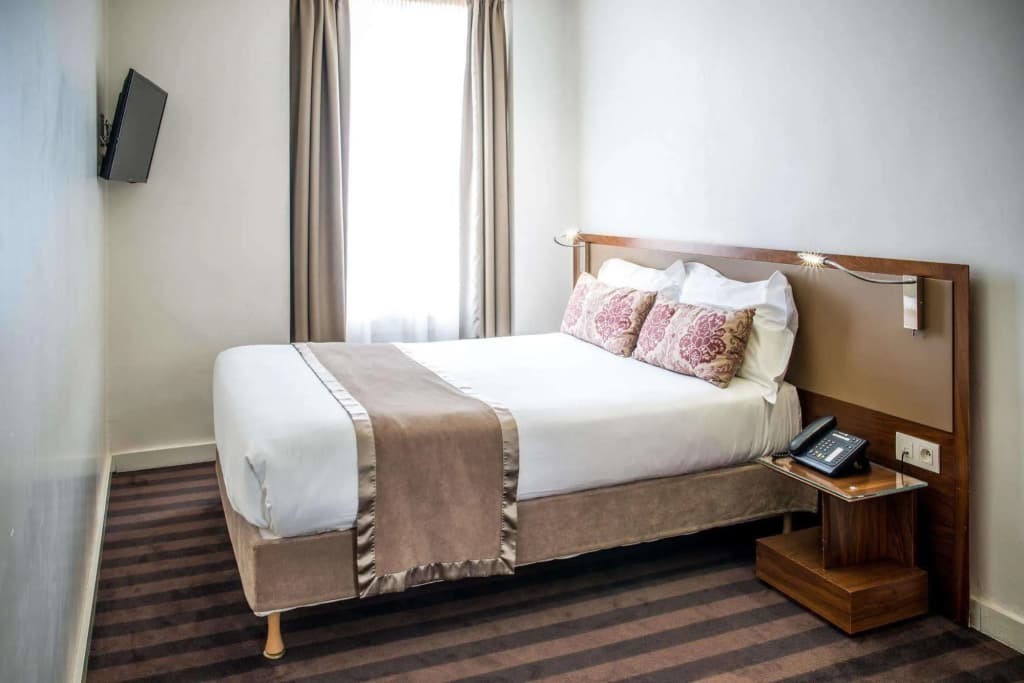 Art Hotel Batignolles - photo 4