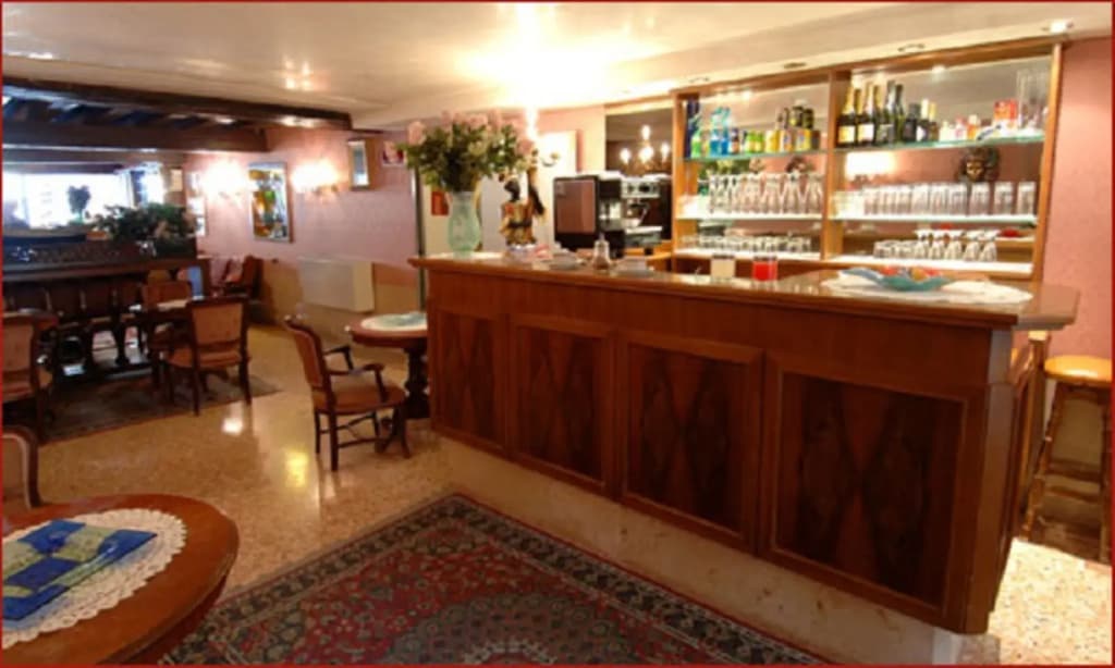 Hotel Canal - photo 19