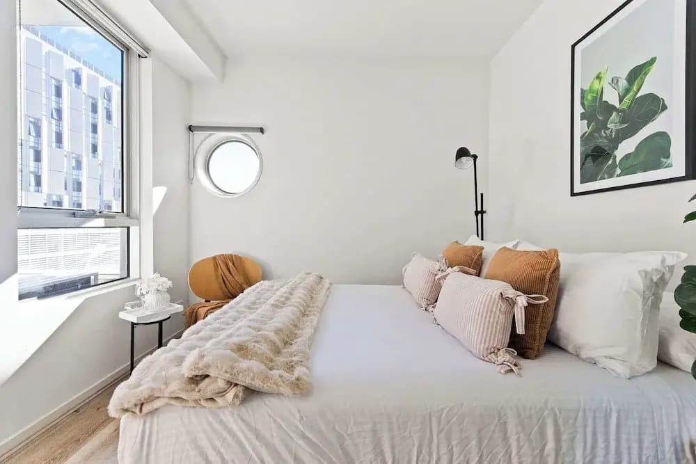 Stylish 2BR Apt Steps From Vic Market With Parking - photo 1
