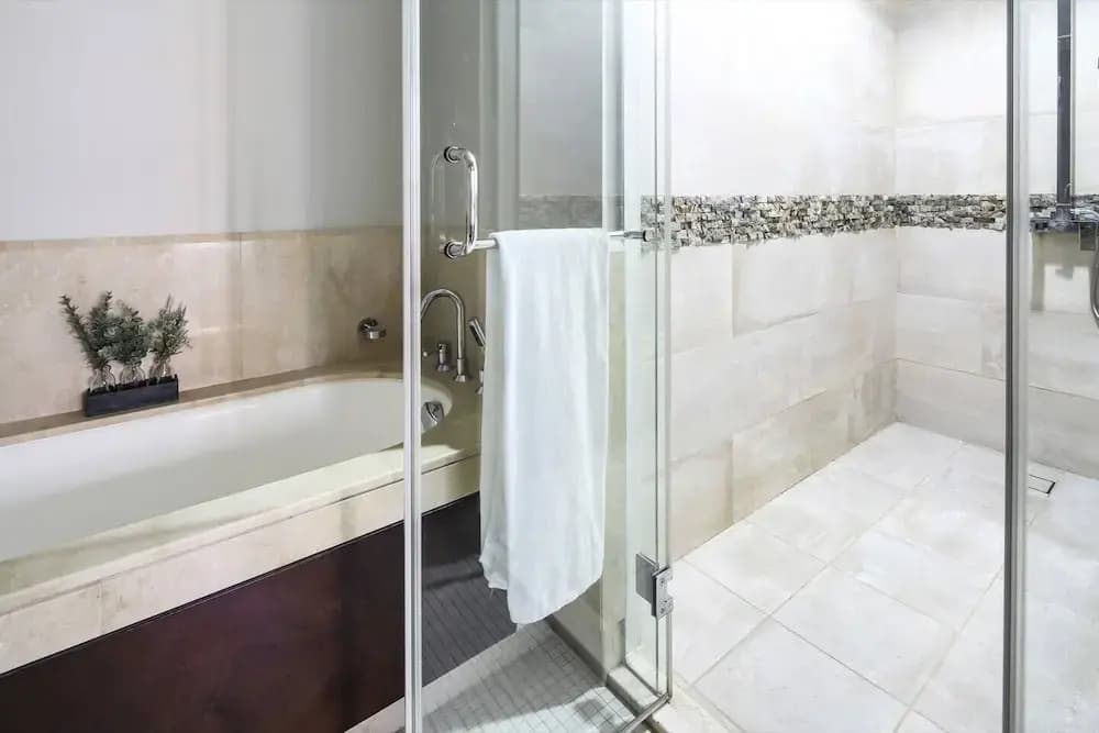 Light + Beautiful 1BR in Amazing Downtown Dubai! - photo 8