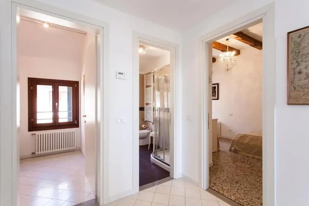 Prince Apartments - photo 3