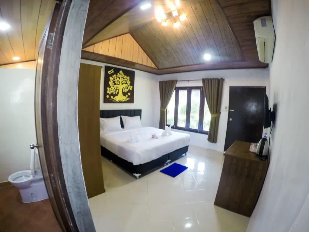 Lanta Mermaid Beachfront Resort - photo 4