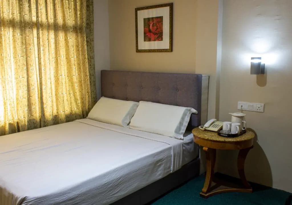 Floral Hotel - main photo