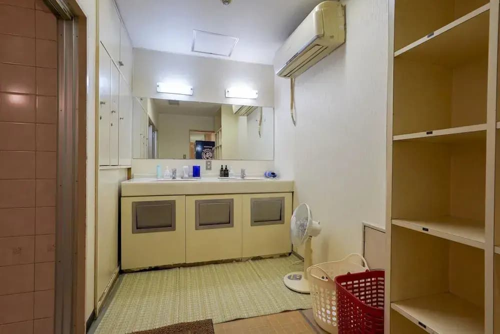 Capsule Inn Hamamatsucho - photo 13