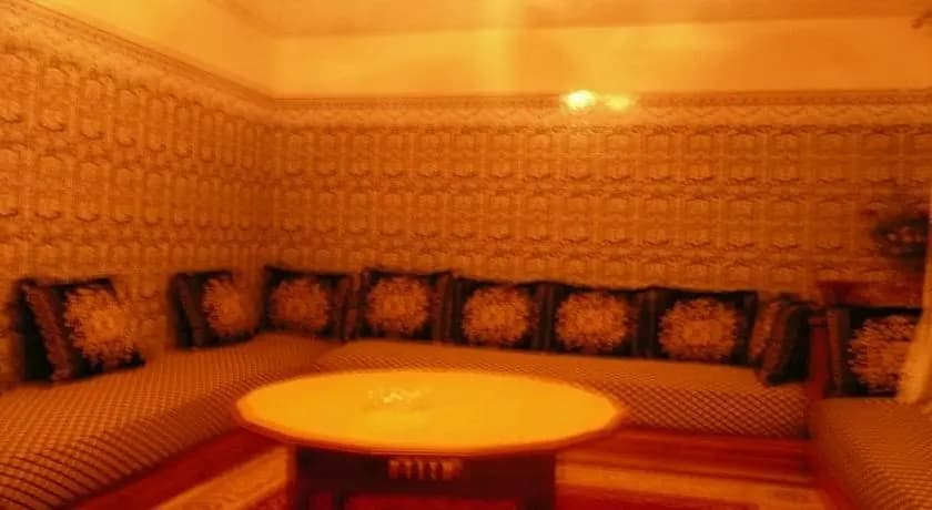 Residence Monrovia - photo 1