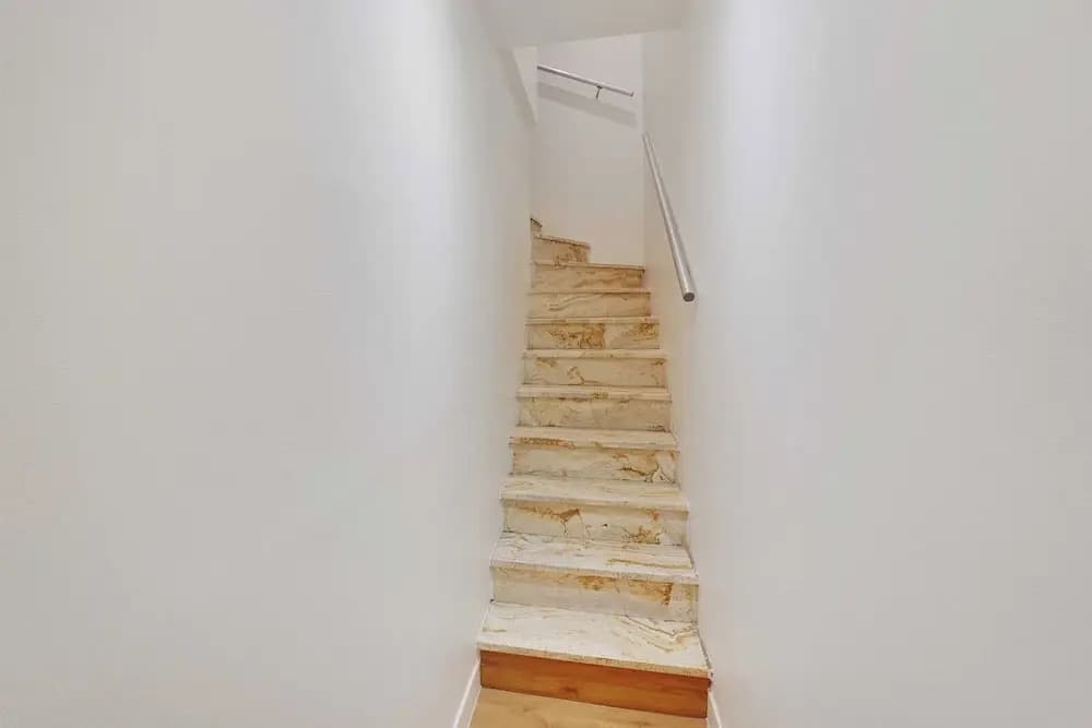 Modern Studio - 2P- Canal Saint Martin - photo 5