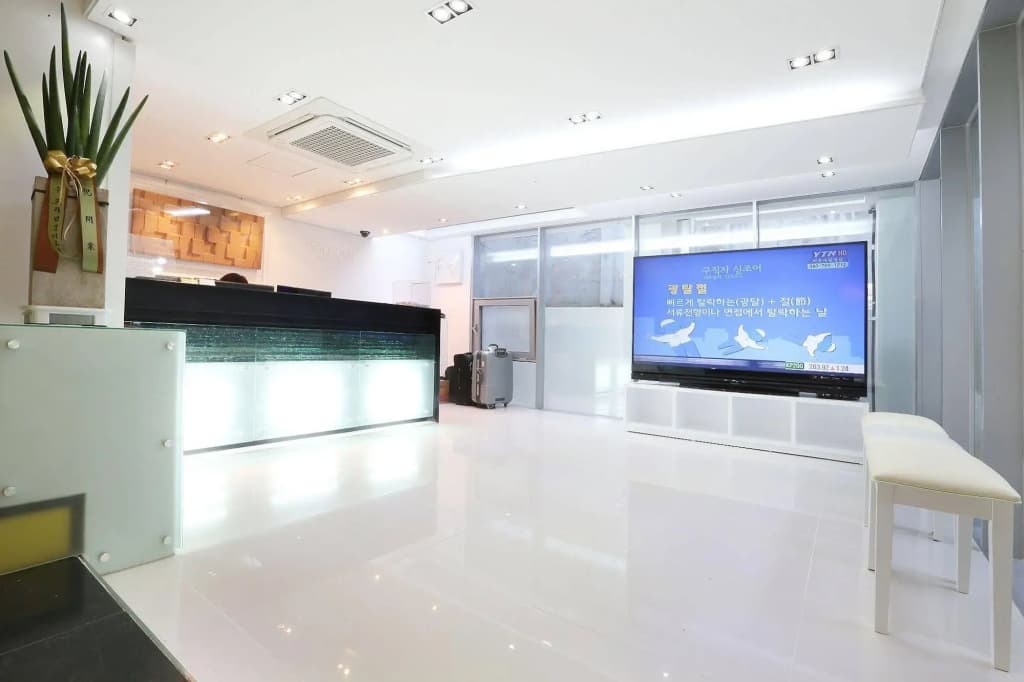 Lookhome Guesthouse (female only) - photo 2