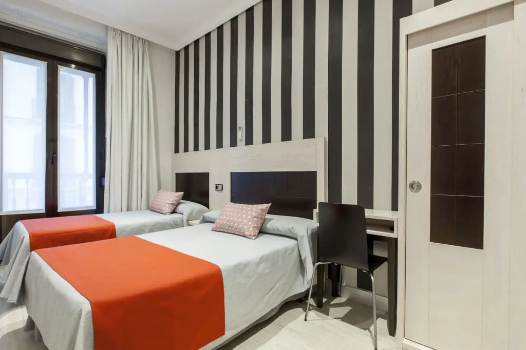 Hostal Castilla I - Atocha - photo 20