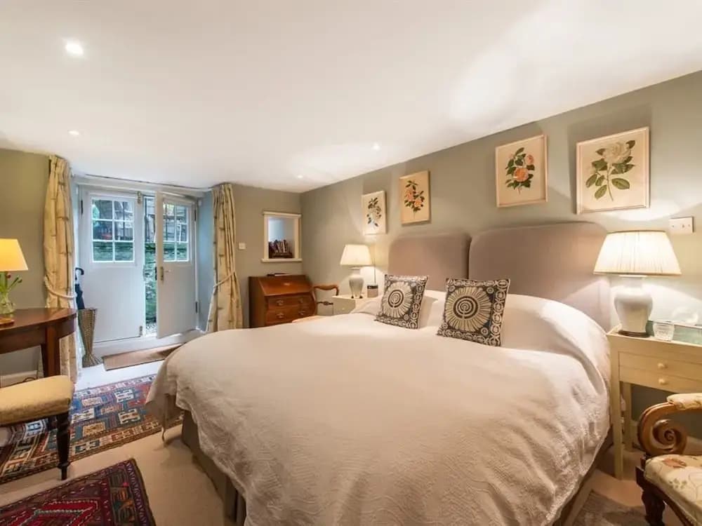 The Guest Room - photo 13