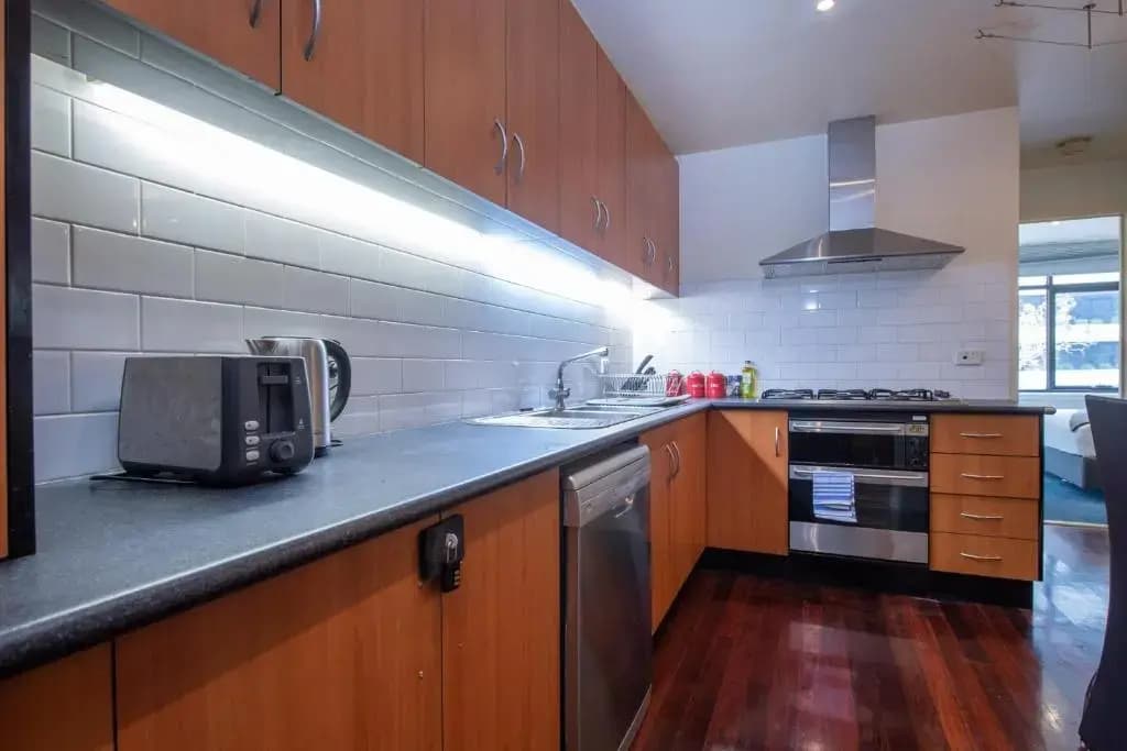 ReadySet Apartments on King - photo 14
