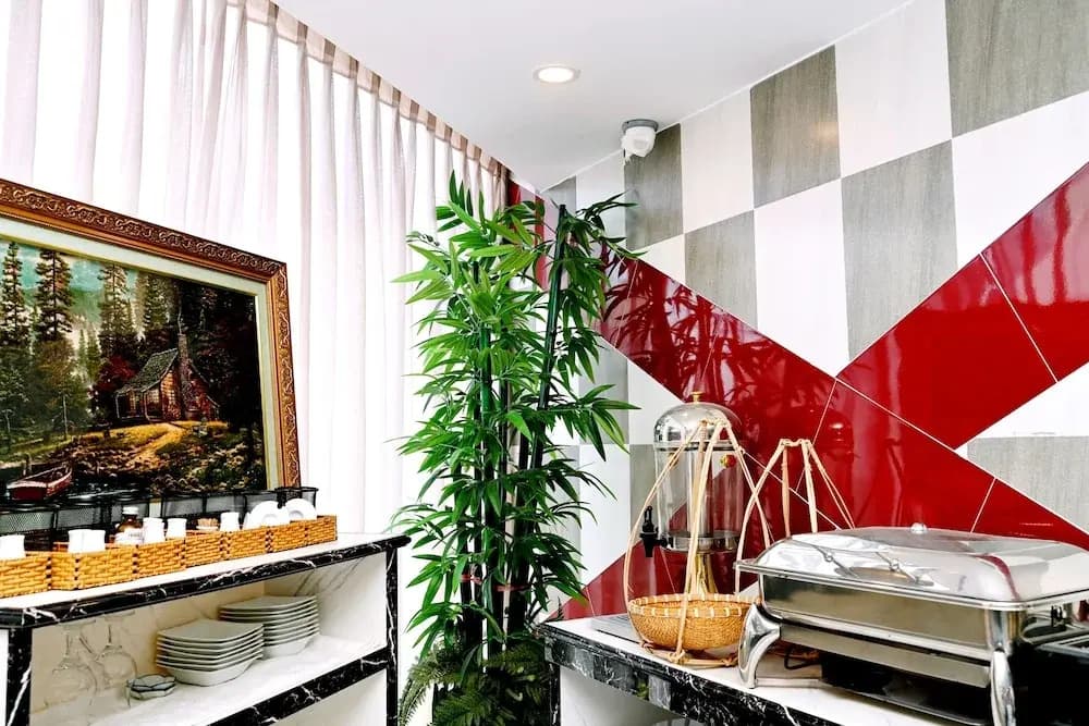 Ten Dollars Hotel - photo 18