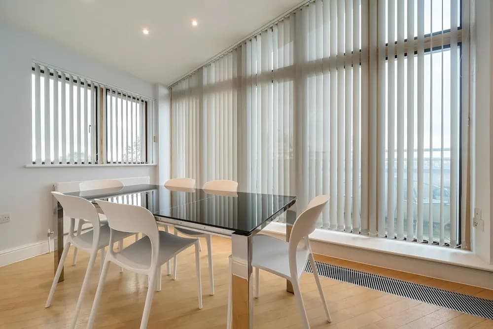 Roomspace -The Courtyard Penthouse - photo 7