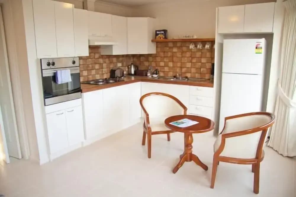 Yarra Glen Racecourse Apartments - photo 48