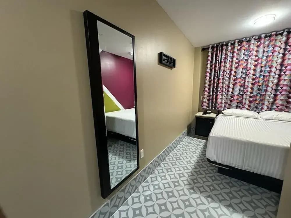 Moon Hotel Brooklyn - photo 5
