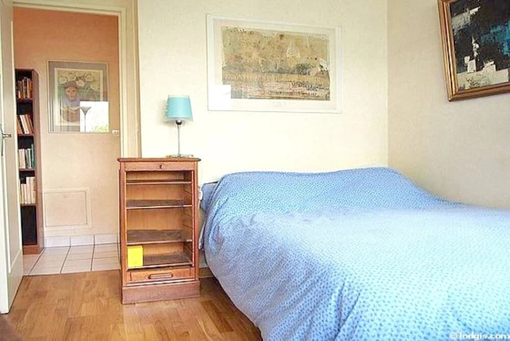 Apartment With one Bedroom in Paris, With Wonderful City View, Enclose - photo 3
