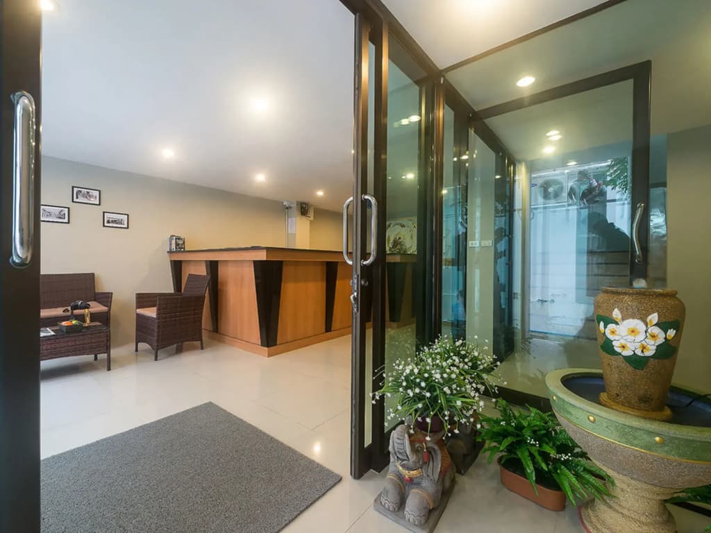 Green Leaf Hostel - photo 12