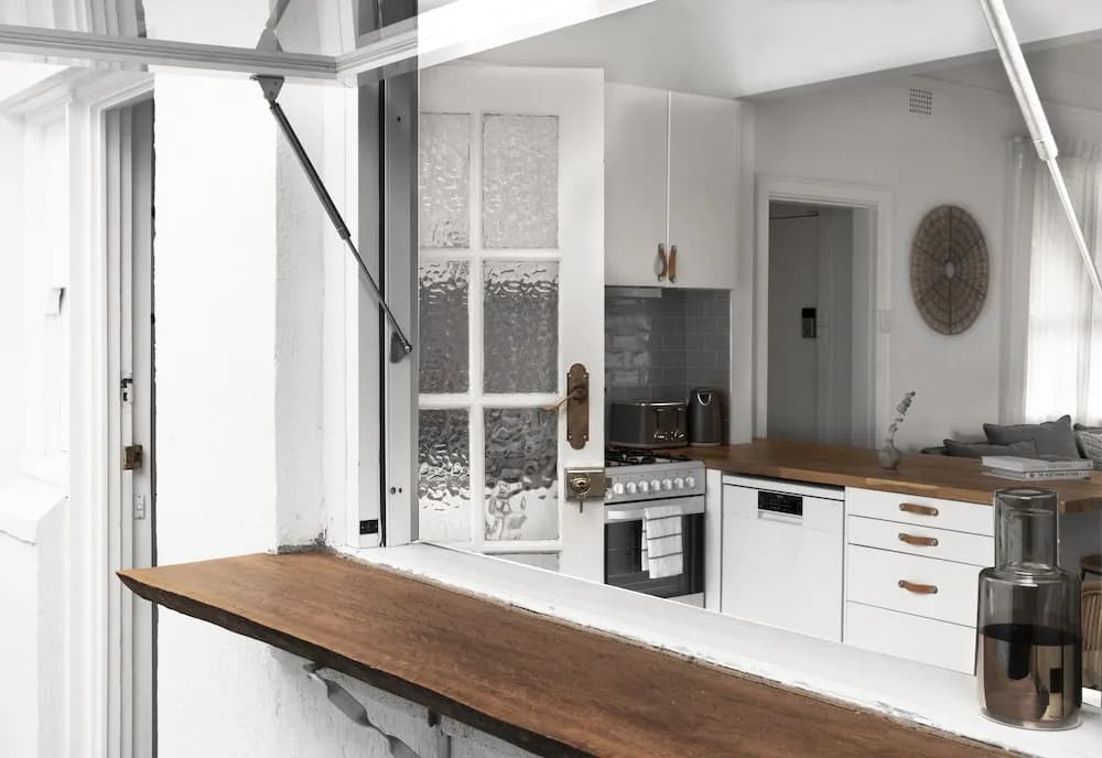 Beach Cottage in Bondi - photo 9