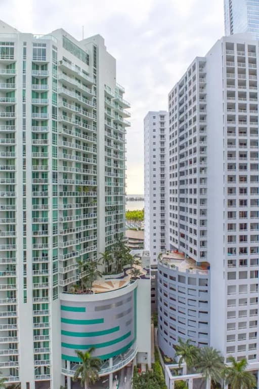 Brickell House Dreams - Luxury Stay and Amenities - photo 11