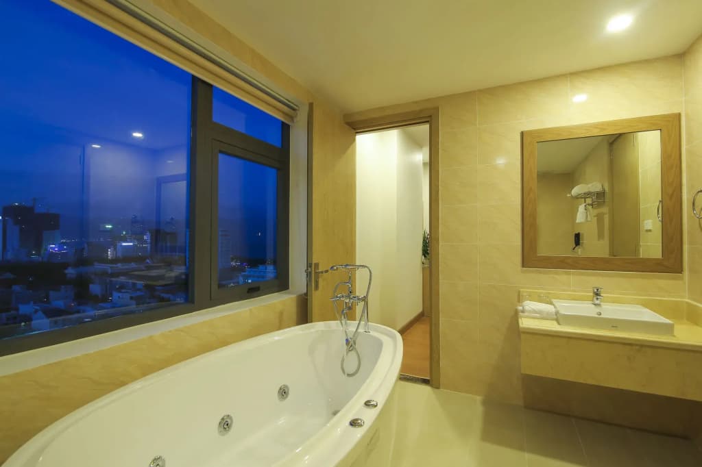 Lavencos Hotel Da Nang - photo 10