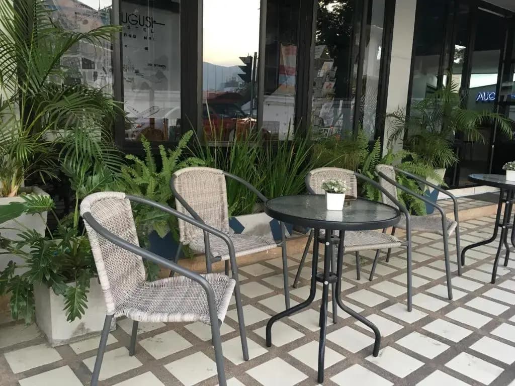 The August Hostel - photo 14