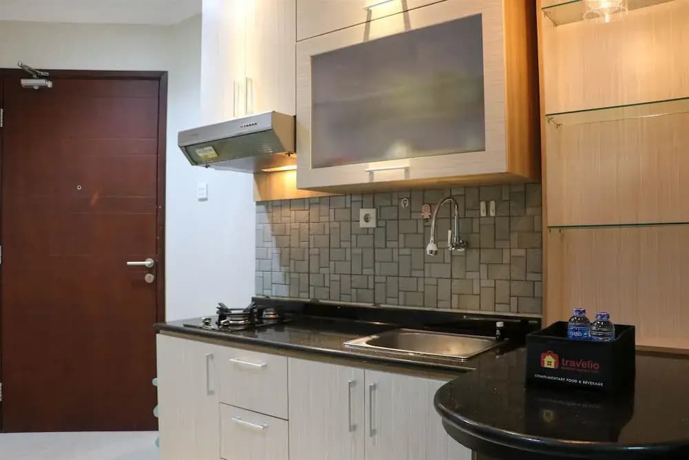 Cozy Studio at Mangga Dua Apartment by Travelio - photo 14