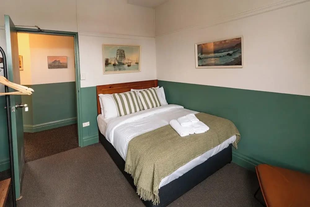 Courthouse Hotel - photo 3