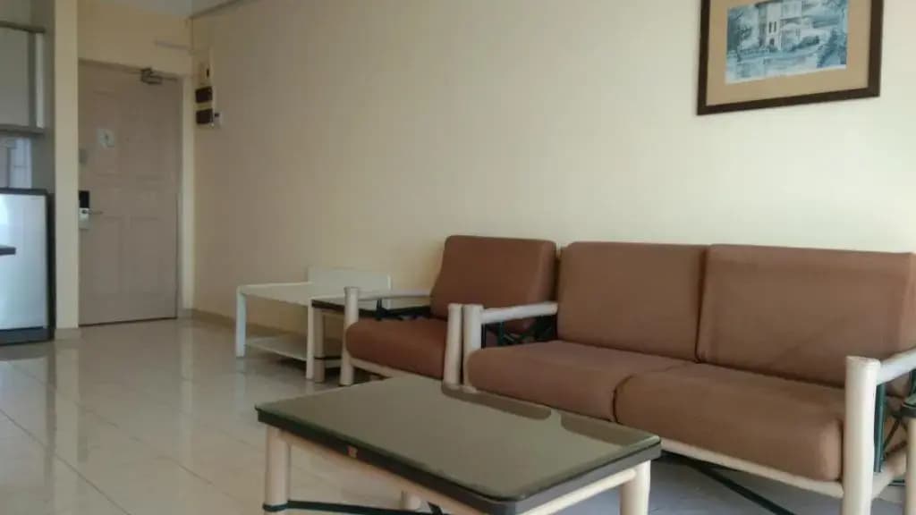 OYO Home 90533 Nomadic Town Condo - photo 12