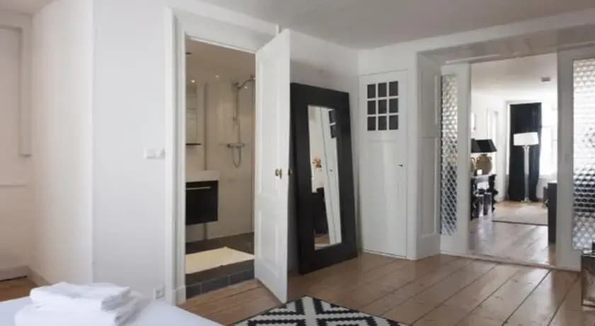 Nassau House - photo 5