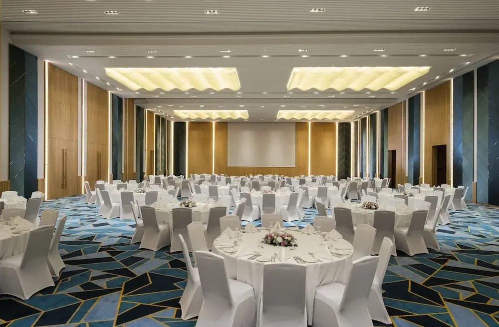 Maani Muscat Hotel & Suites - photo 10