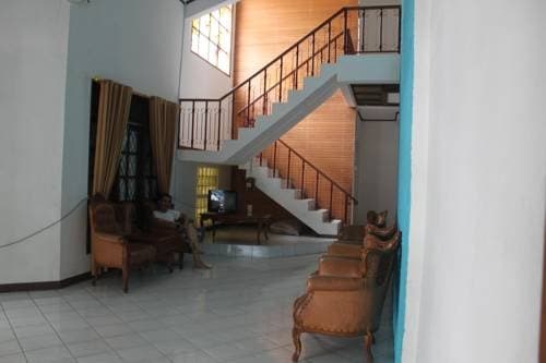 Elvia Guesthouse - photo 3