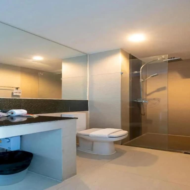 The Regizt Hotel Pattaya - photo 9