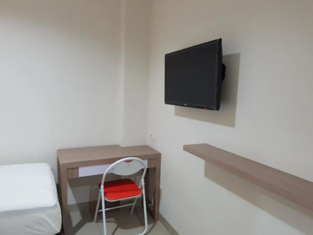 Ethan Hotel - photo 6
