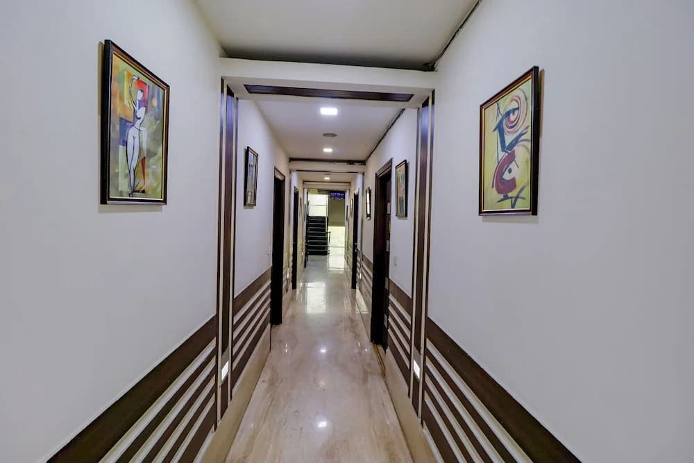 Fabhotel Admire Suites - photo 11