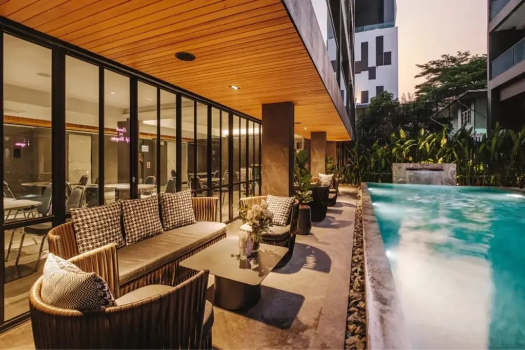 Cascade Hotel Bangkok - photo 10