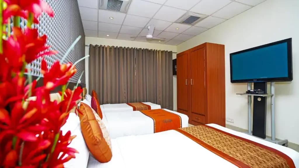 Hotel Pooja Palace - photo 2
