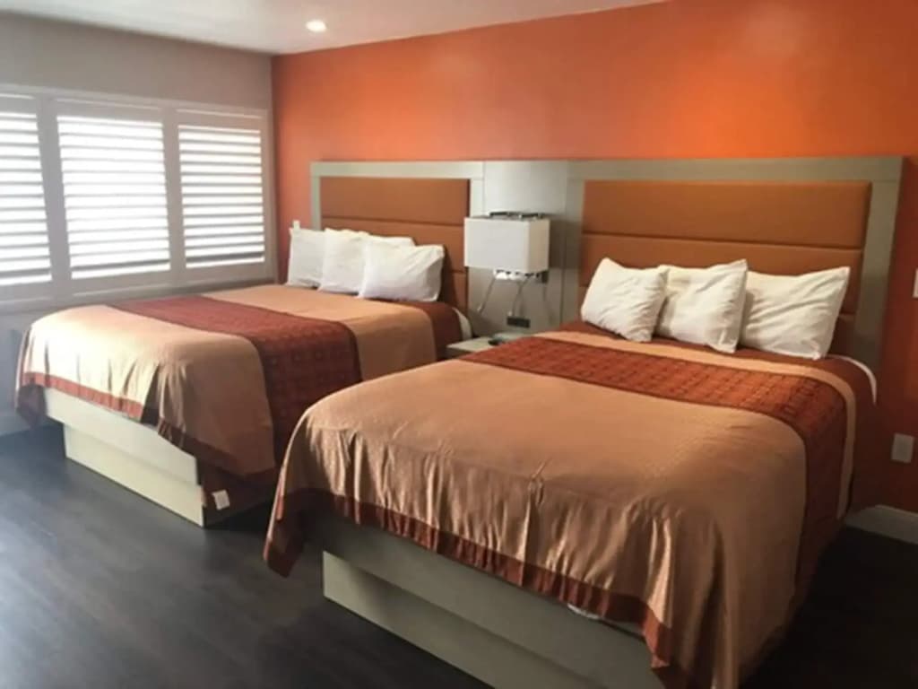 Presidio Parkway Inn - photo 7