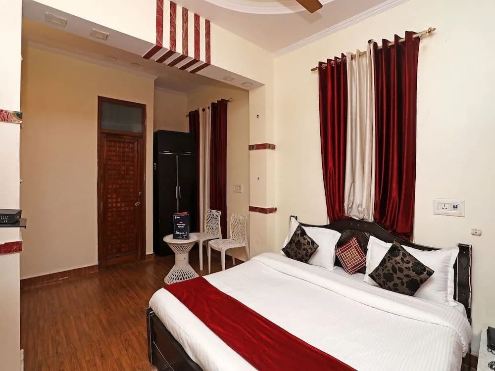 The Castle By OYO Rooms - photo 8