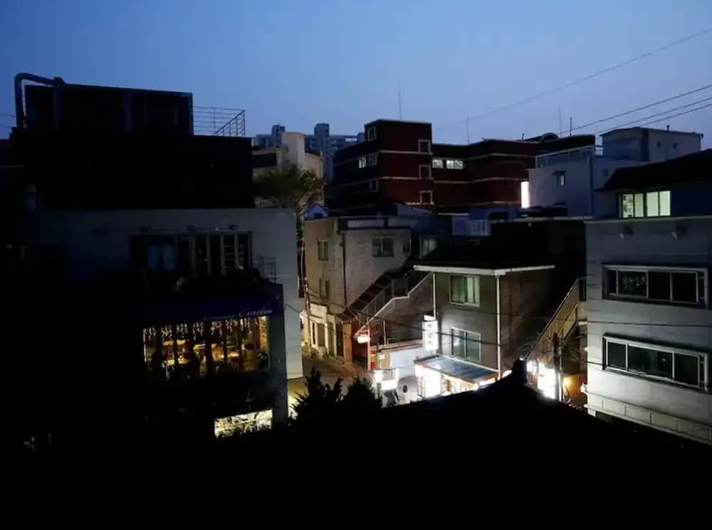 JJ's Studio in Hongdae - photo 29