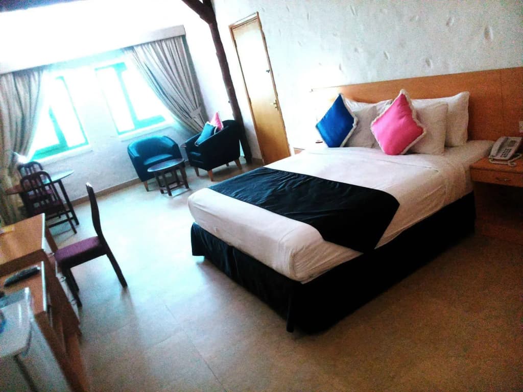 Safari Village Executive Suites - photo 5