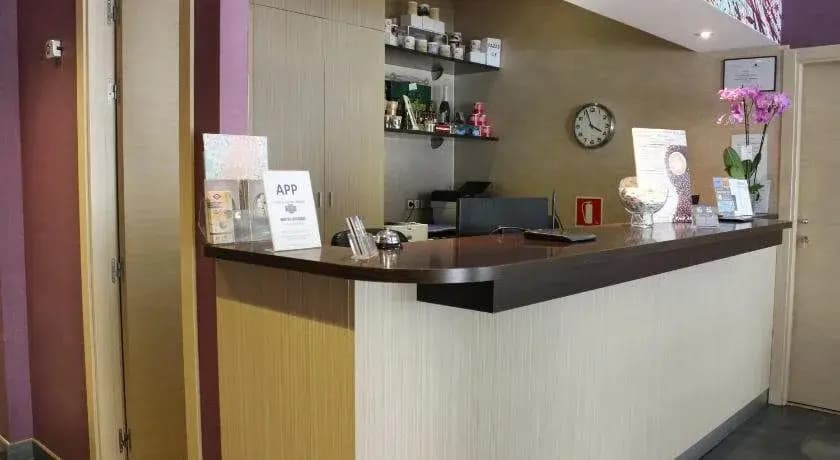 Hostal 4C Cuatro Caminos - photo 2