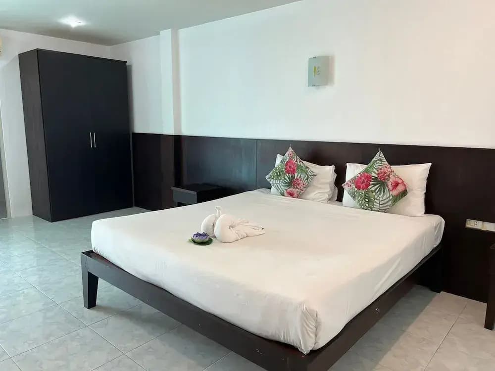 Kiwi Boutique Hotel - photo 2