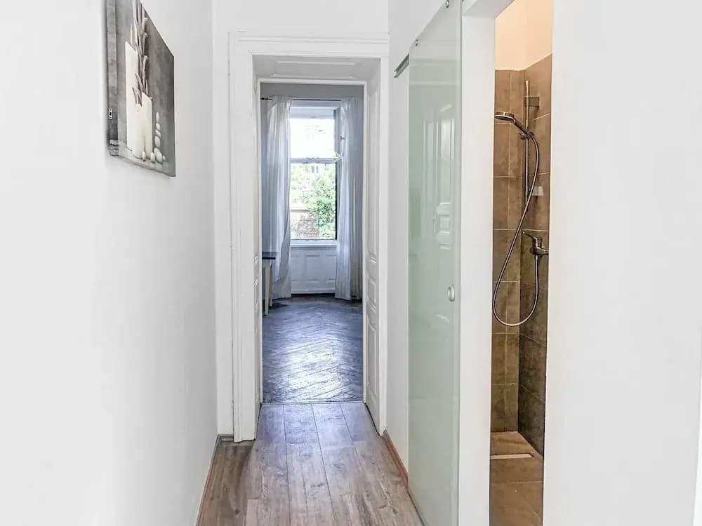 Fabulous 3BR Apt Near AKH For Groups - photo 10
