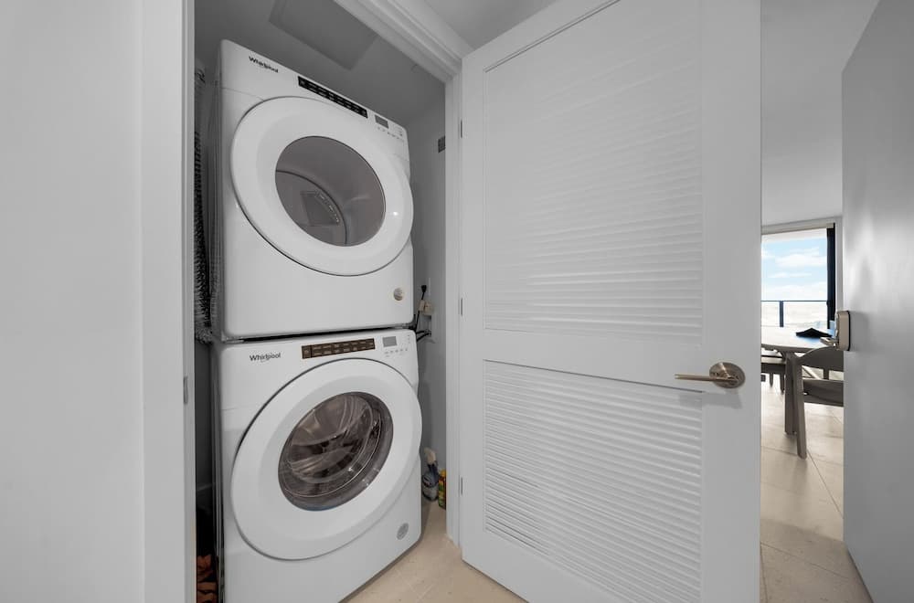 Upscale 3-BD Condo in DTW Miami - photo 46