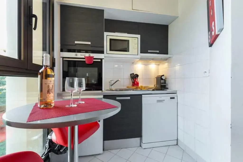 Le Grand Hotel -F2, Face Vieux- Nice, Terrasse, Ascenseur, Climatisation, Terrace - Nice City Center - photo 17