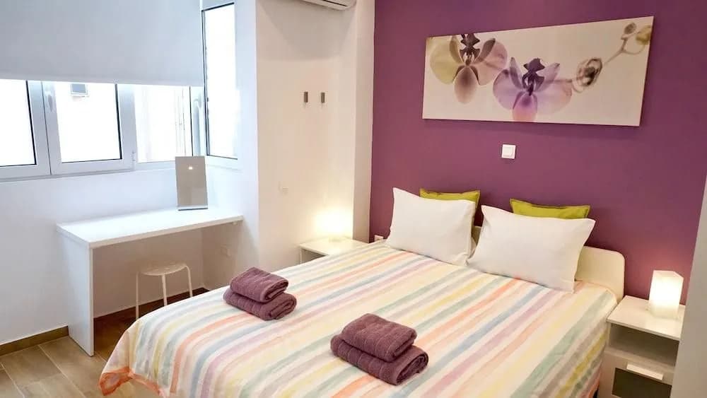 Warm & Spacious Apt in Athens - photo 3