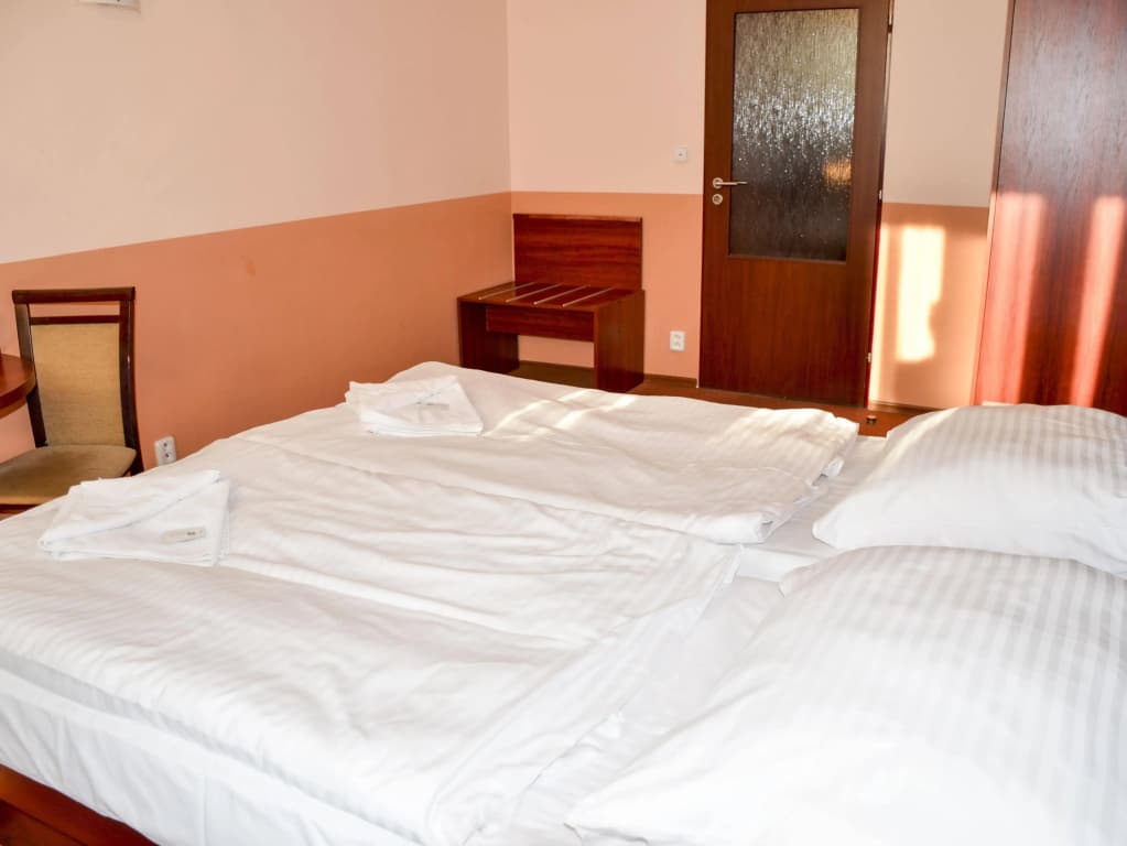 Hotel Inturprag - photo 2