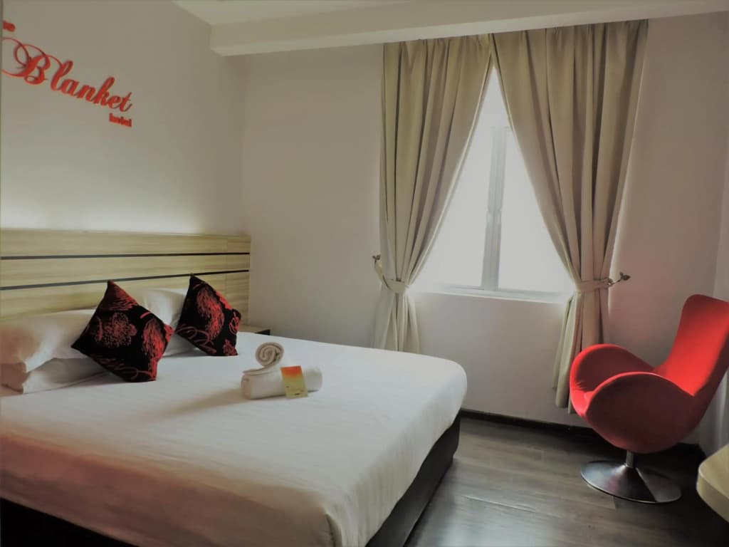 The Blanket Hotel - photo 2
