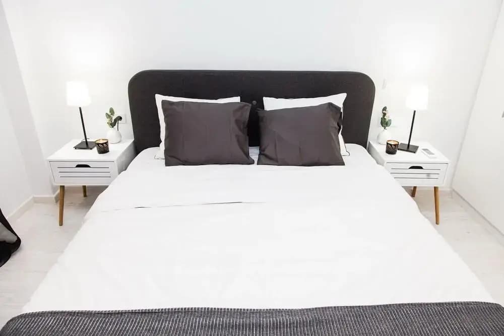 Modern, Glamorous Apt in Athens DT (2beds/2baths) - photo 4