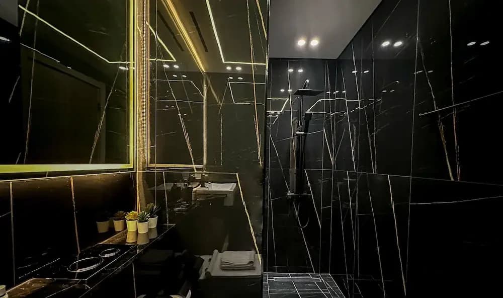 WelHome - Dubai Delight: Luxe Living 1BR at Binghatti Luna - photo 12